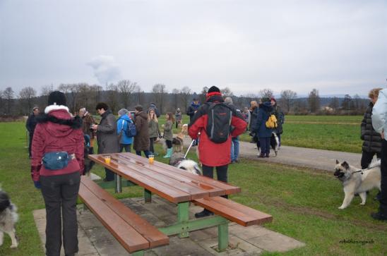 und bereits treffen wir beim Apéro ein