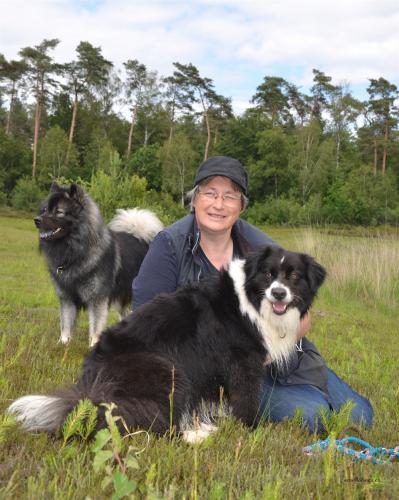 Silvia mit Josi im Hintergrund Akkimo