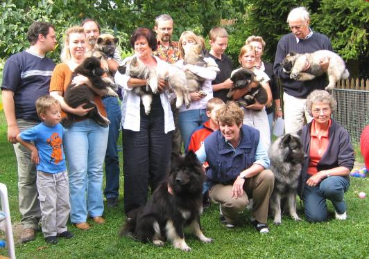 Gruppenbild des X-Wurfes bei der Abgabe